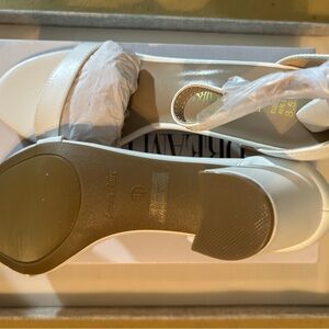 Dream Pairs Women’s Chuck Low Heel Pump Sandals size 8.5 Brand New, In Box